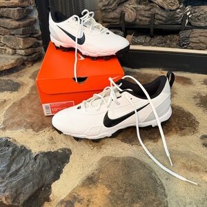 Nike Men’s White and Black Athletic Cleats